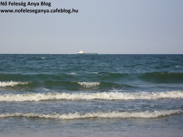 tenger_hullámzó